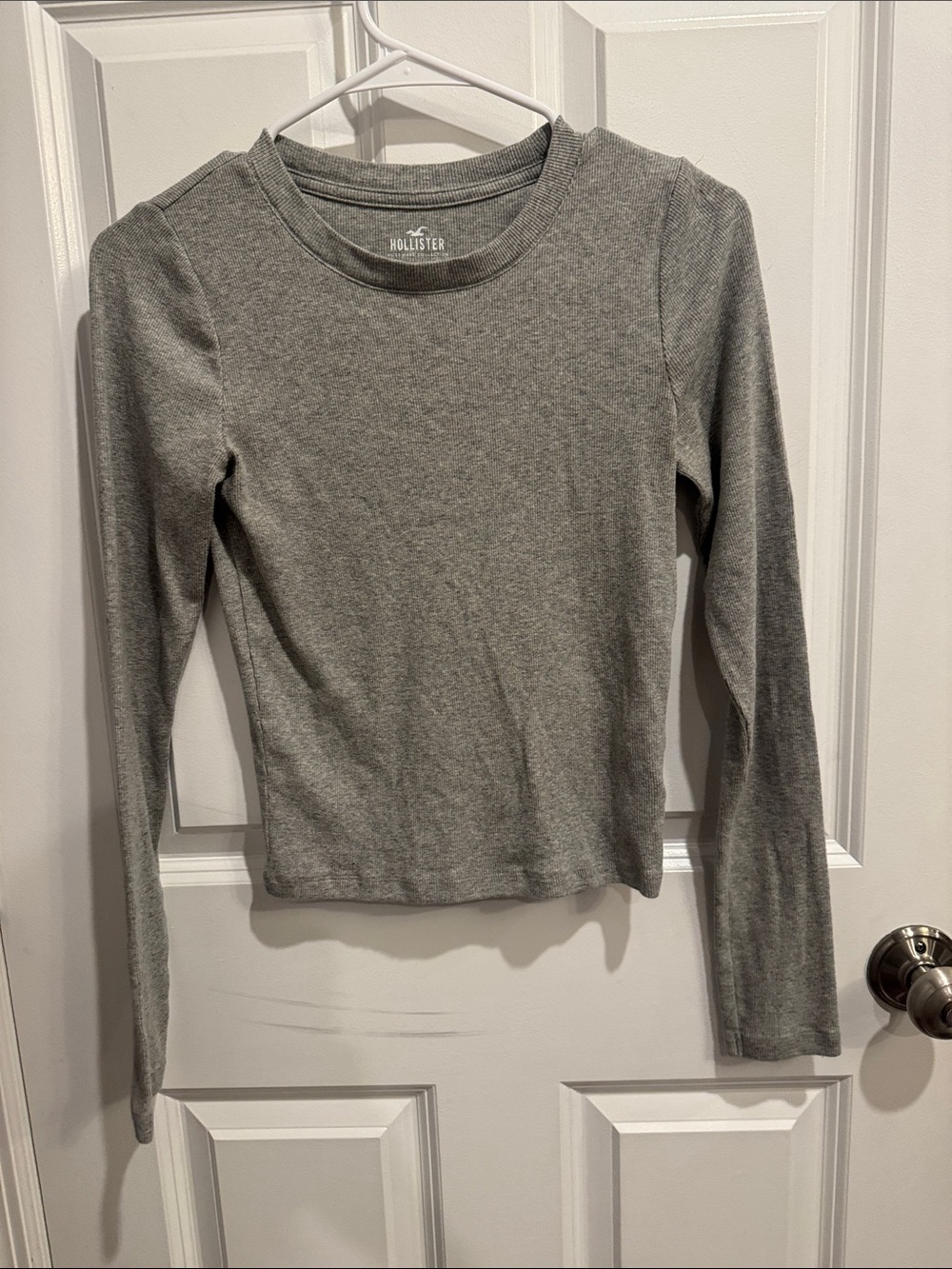 Hollister Light Heather Gray Long Sleeve Crew Tee